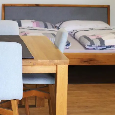 Hájenka Hraběte Buquoye Pensión 4*